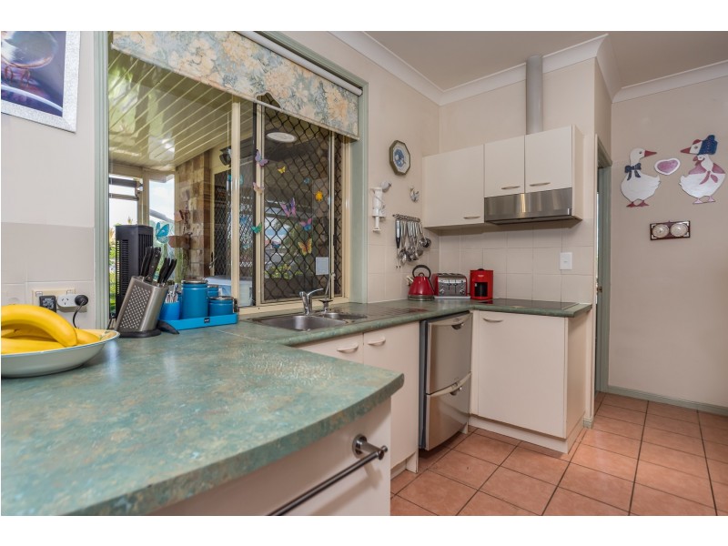 19 Pinnacle Close, Regents Park QLD 4118
