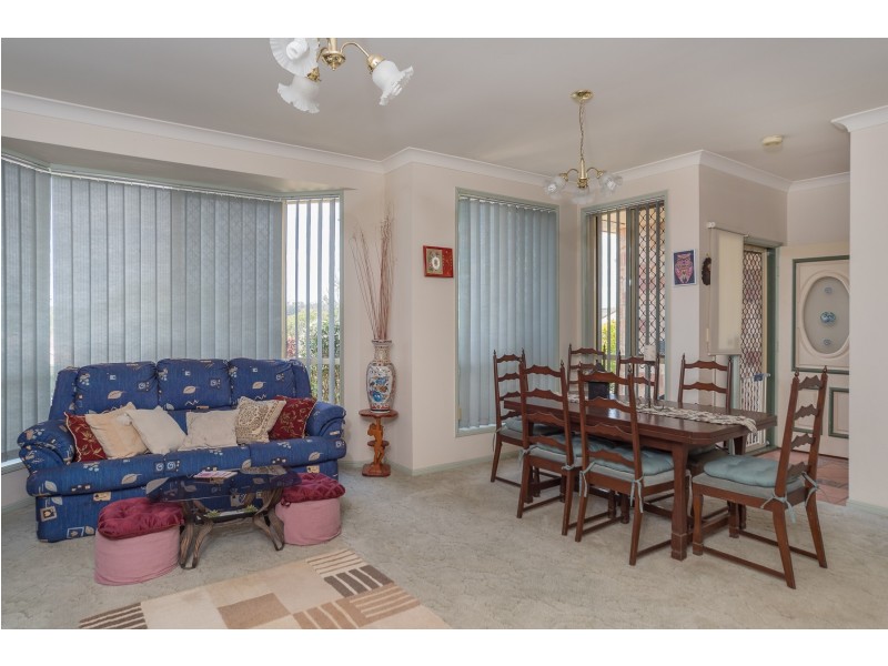 19 Pinnacle Close, Regents Park QLD 4118