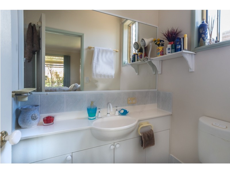 19 Pinnacle Close, Regents Park QLD 4118