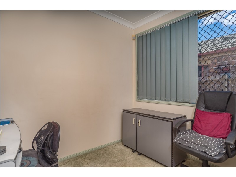 19 Pinnacle Close, Regents Park QLD 4118