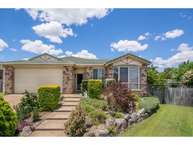 19 Pinnacle Close, Regents Park QLD 4118