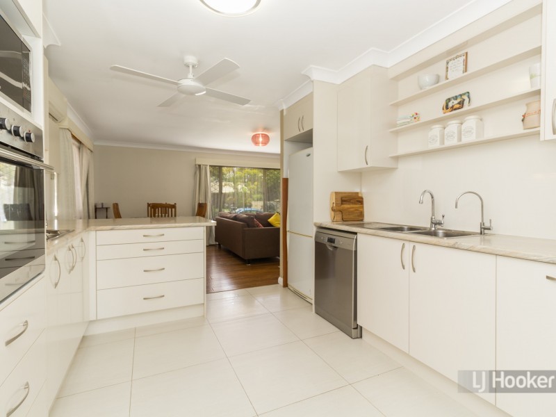 8 Lichen Court, Regents Park QLD 4118