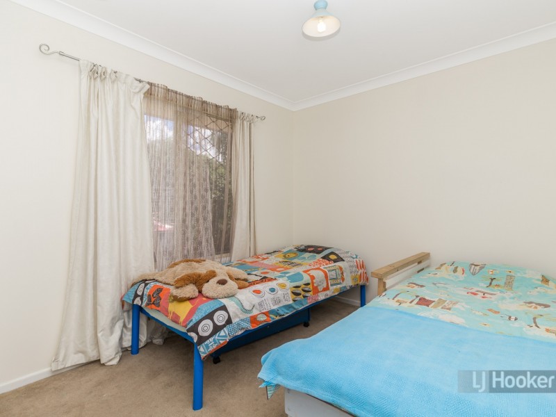 8 Lichen Court, Regents Park QLD 4118