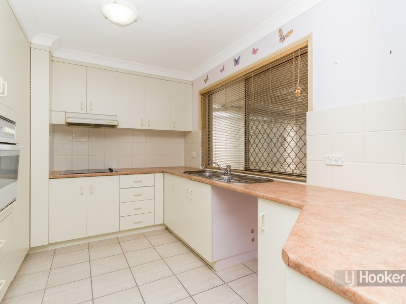 14 Pinnacle Close, Regents Park QLD 4118