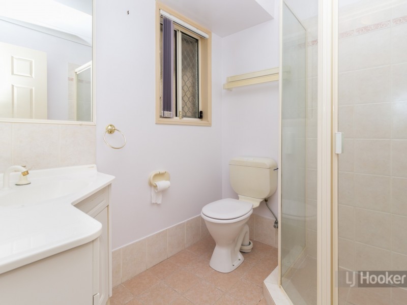 14 Pinnacle Close, Regents Park QLD 4118