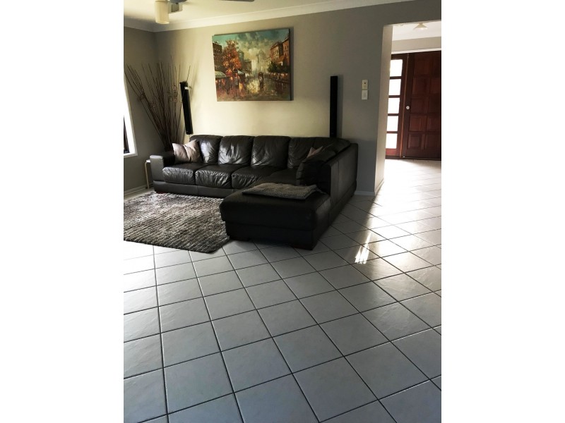 25 Straight Drive, Browns Plains QLD 4118