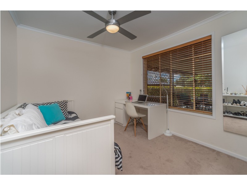49 Bottlebrush Drive, Regents Park QLD 4118