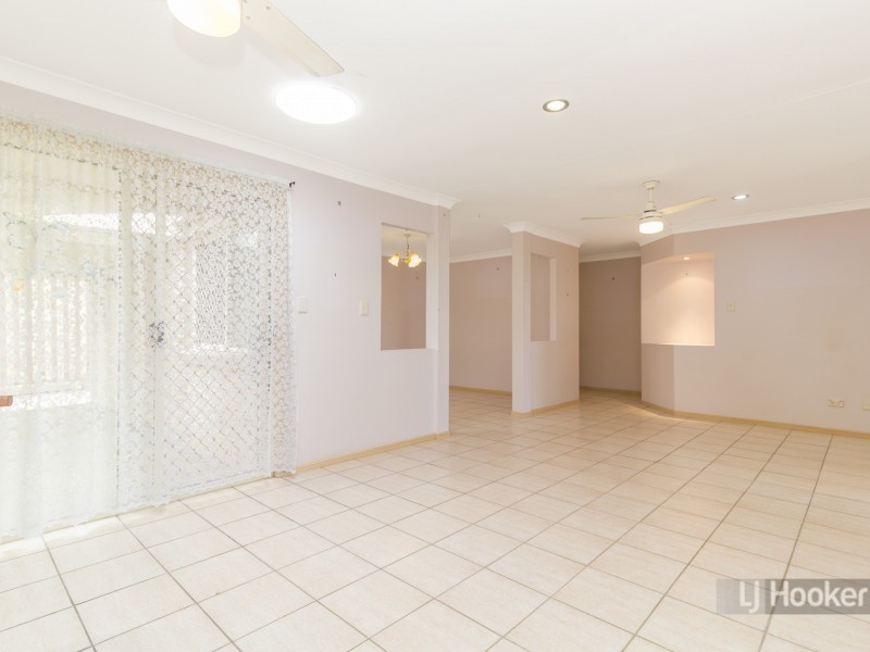 14 Pinnacle Close, Regents Park QLD 4118