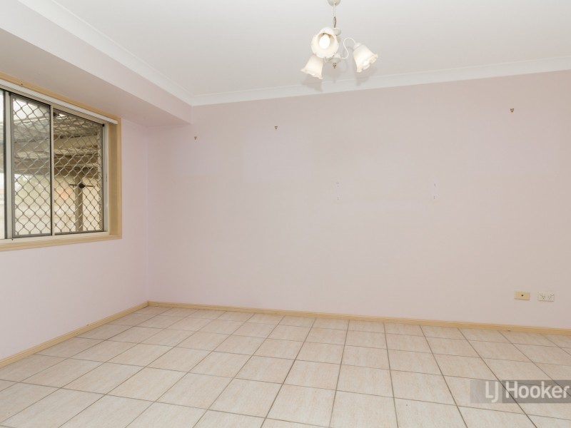 14 Pinnacle Close, Regents Park QLD 4118
