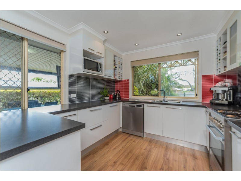 49 Bottlebrush Drive, Regents Park QLD 4118
