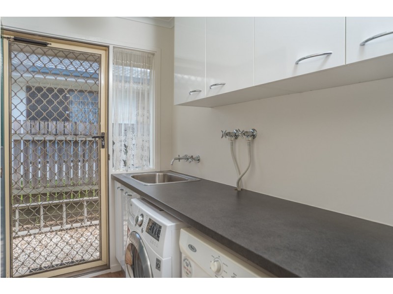 49 Bottlebrush Drive, Regents Park QLD 4118