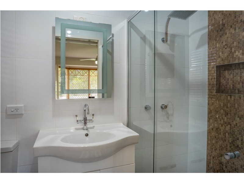 49 Bottlebrush Drive, Regents Park QLD 4118