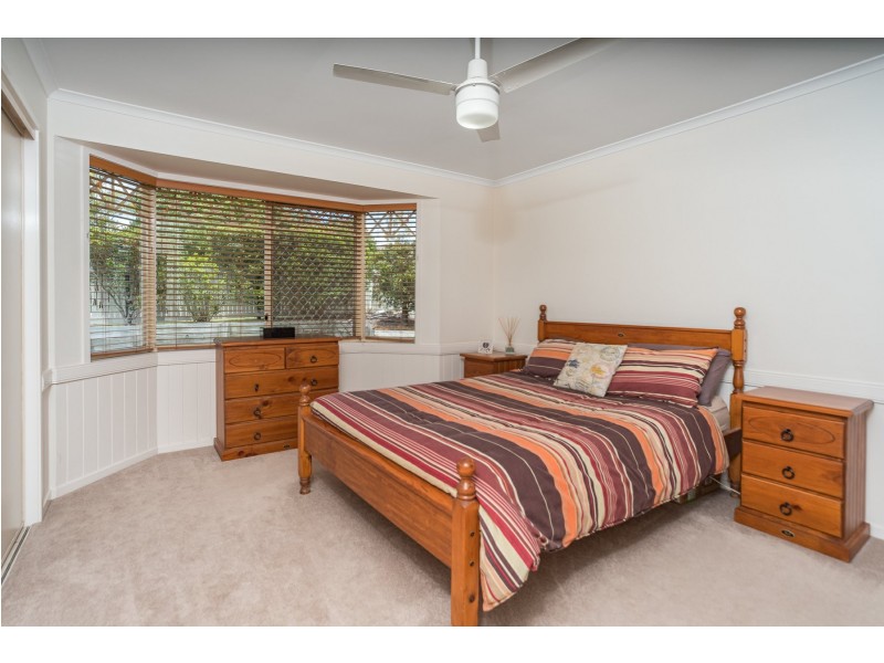 49 Bottlebrush Drive, Regents Park QLD 4118