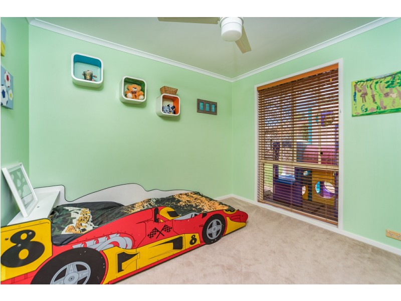 49 Bottlebrush Drive, Regents Park QLD 4118