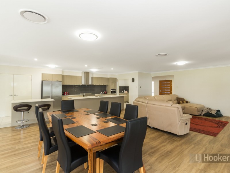 7-19 Woodend Court, Park Ridge QLD 4125