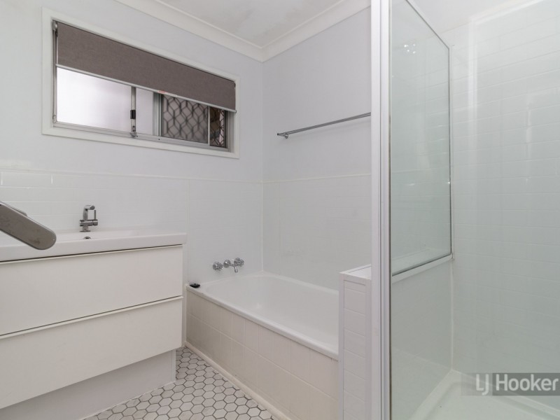 4 Lupus Street, Hillcrest QLD 4118