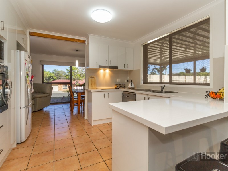 8 Cosway Street, Hillcrest QLD 4118