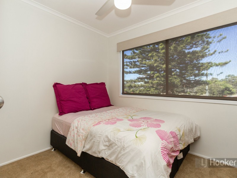 8 Cosway Street, Hillcrest QLD 4118