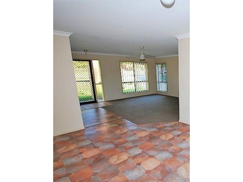 67 Radiata Street, Hillcrest QLD 4118