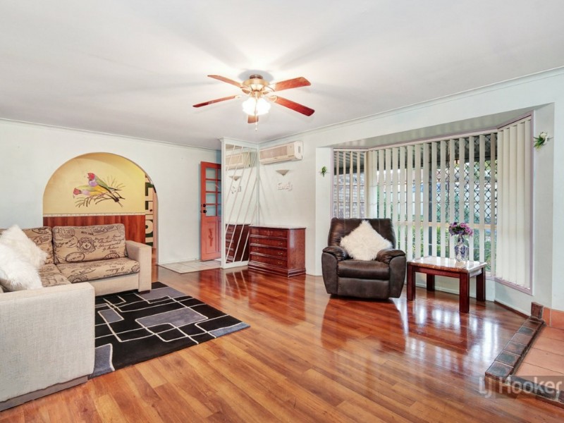 23 Conifer Street, Hillcrest QLD 4118