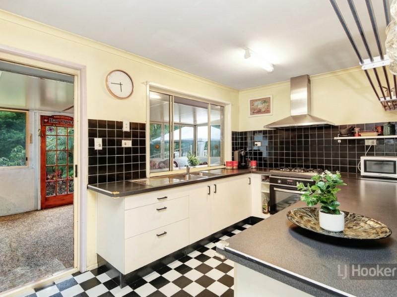 23 Conifer Street, Hillcrest QLD 4118