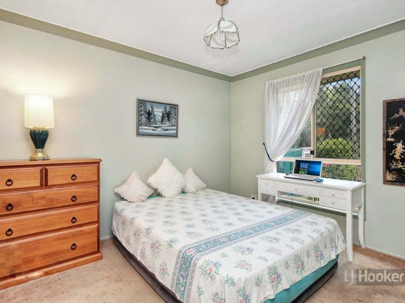 23 Conifer Street, Hillcrest QLD 4118