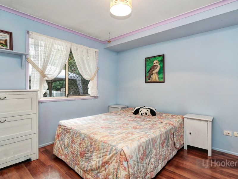 23 Conifer Street, Hillcrest QLD 4118