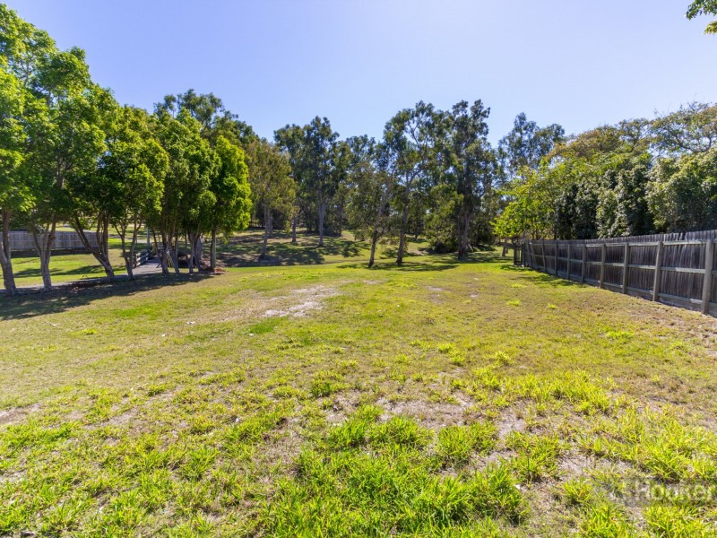 17 Helen Street, Hillcrest QLD 4118