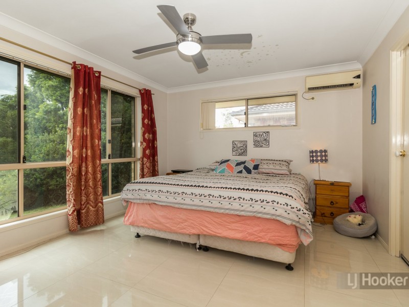 22 Hyde Place, Forest Lake QLD 4078