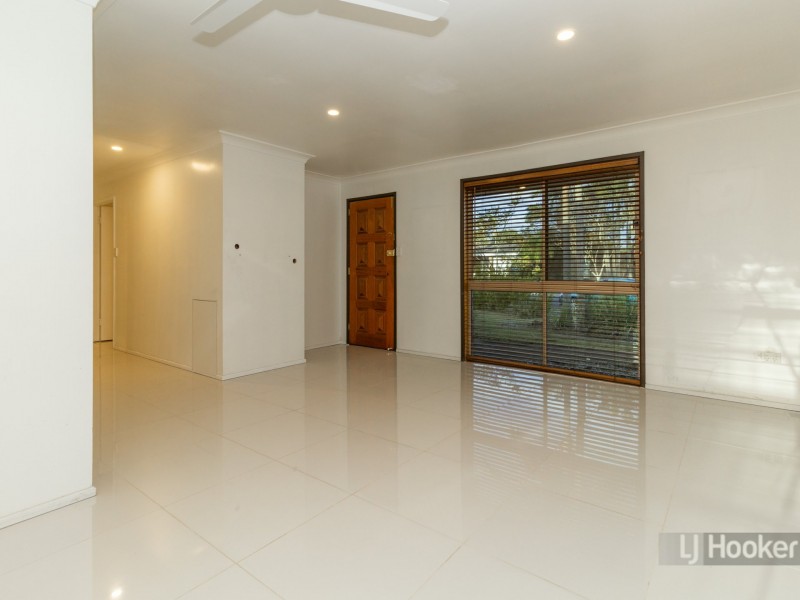 76 Owens Crescent, Regents Park QLD 4118