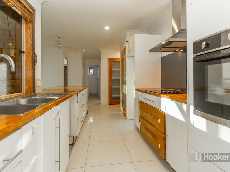 76 Owens Crescent, Regents Park QLD 4118