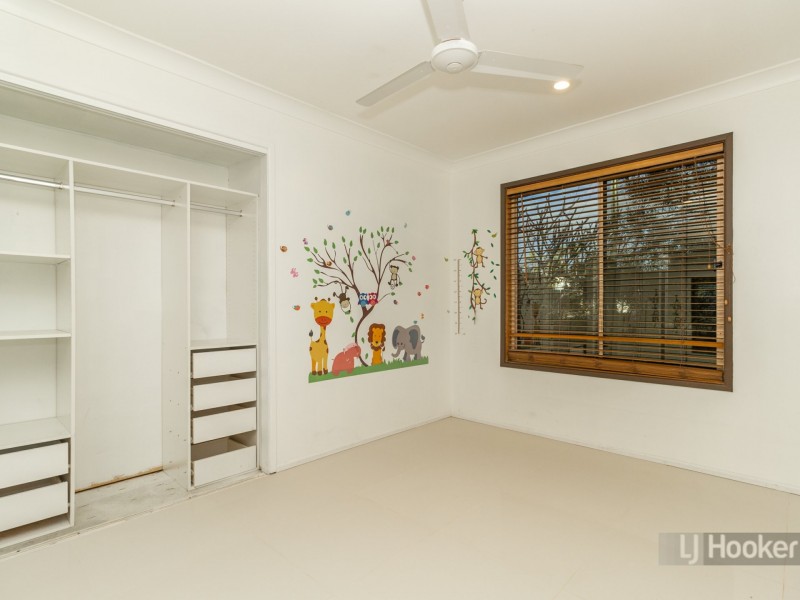 76 Owens Crescent, Regents Park QLD 4118