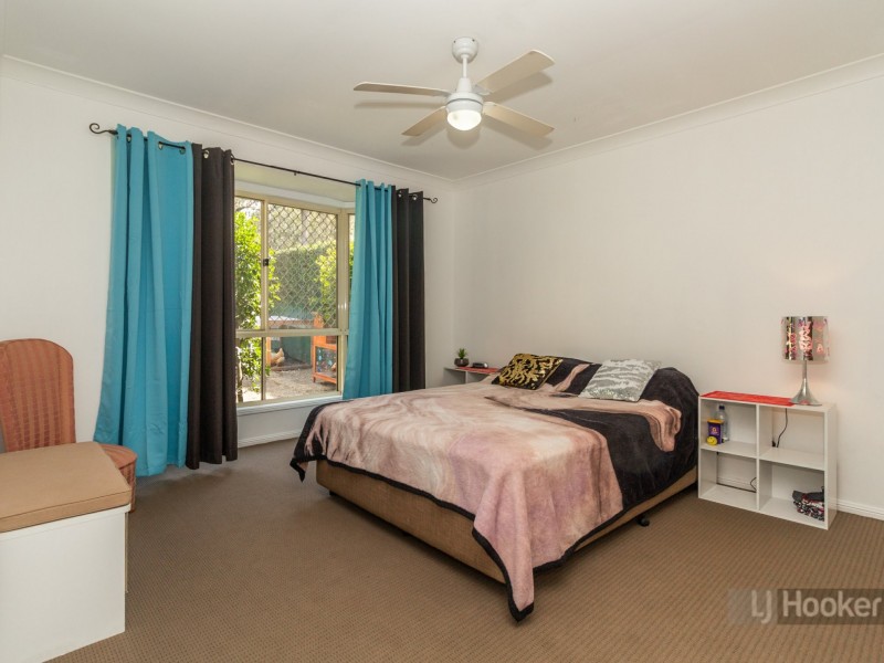 100 Banksia Circuit, Forest Lake QLD 4078