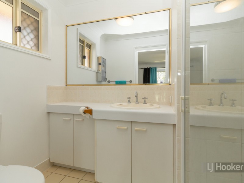 100 Banksia Circuit, Forest Lake QLD 4078