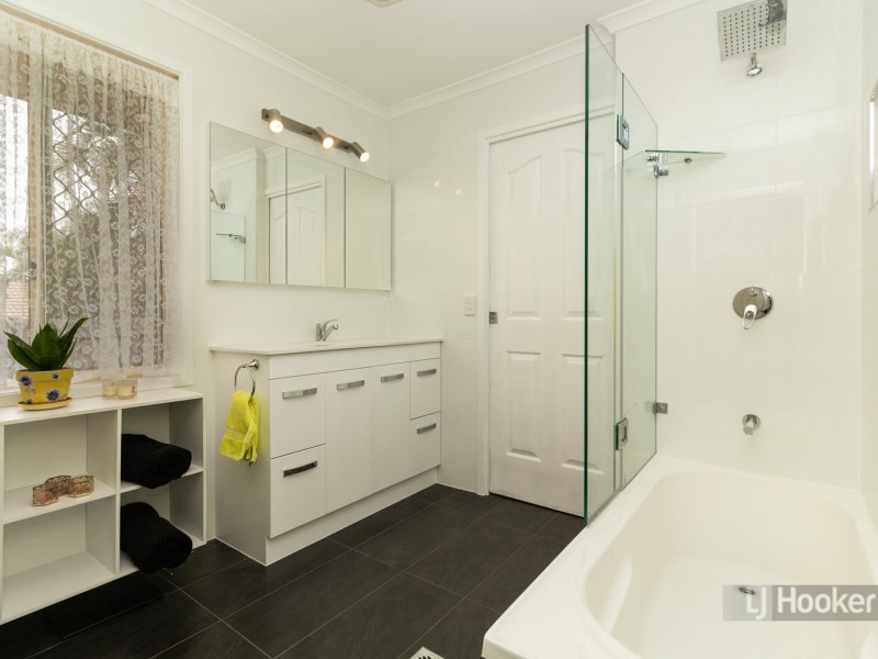 14 Fenwood Close, Boronia Heights QLD 4124