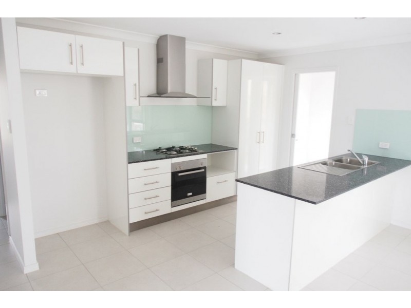 1 Oasis Court, Marsden QLD 4132