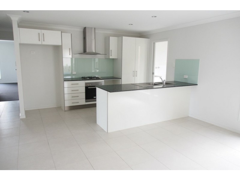 1 Oasis Court, Marsden QLD 4132