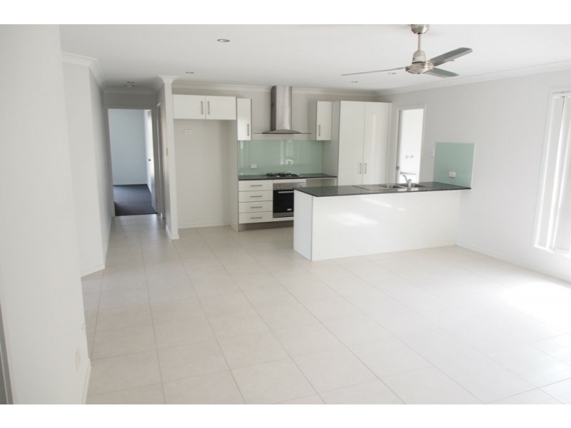 1 Oasis Court, Marsden QLD 4132