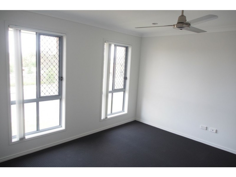 1 Oasis Court, Marsden QLD 4132