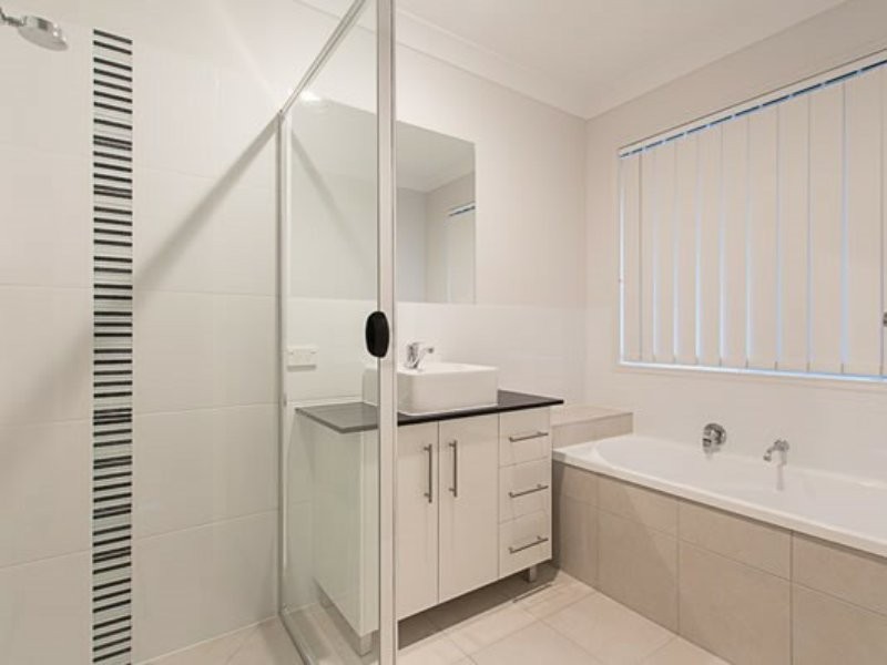 1 Oasis Court, Marsden QLD 4132