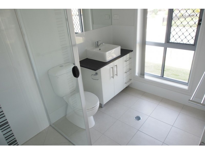 1 Oasis Court, Marsden QLD 4132