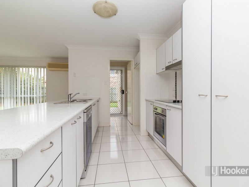 10 Coolum Court, Regents Park QLD 4118