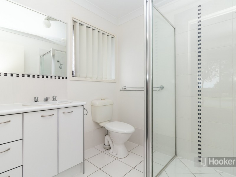 10 Coolum Court, Regents Park QLD 4118