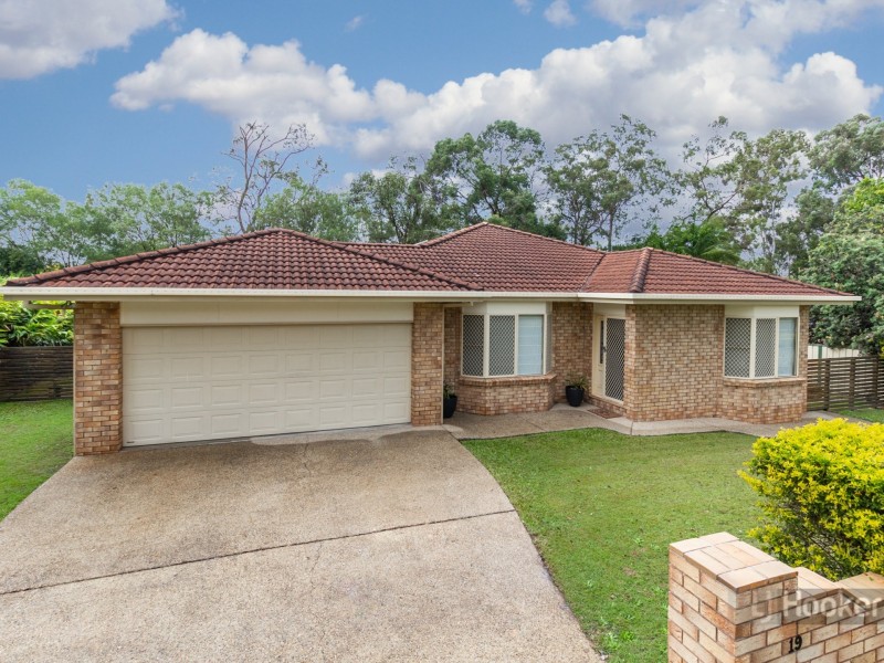 19 Teasel Crescent, Forest Lake QLD 4078