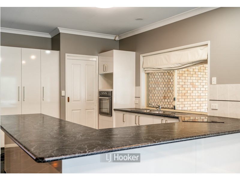 19 Teasel Crescent, Forest Lake QLD 4078