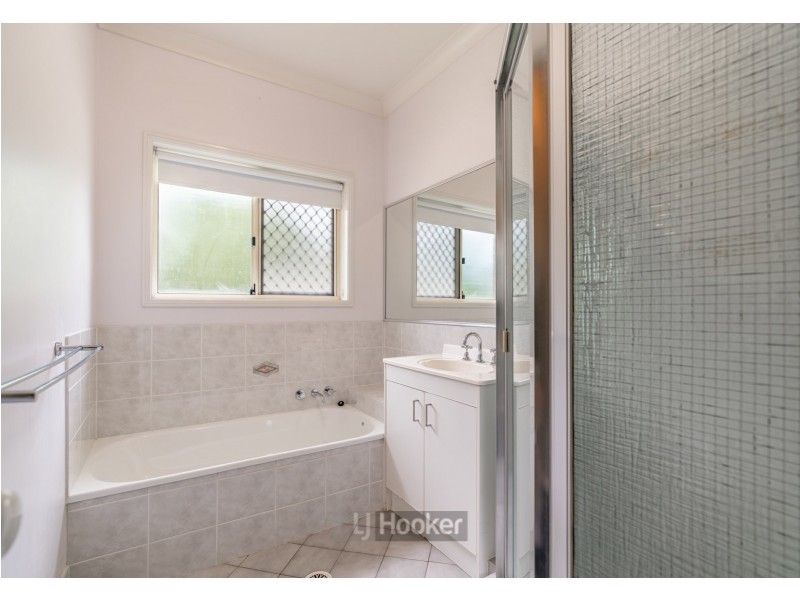 19 Teasel Crescent, Forest Lake QLD 4078