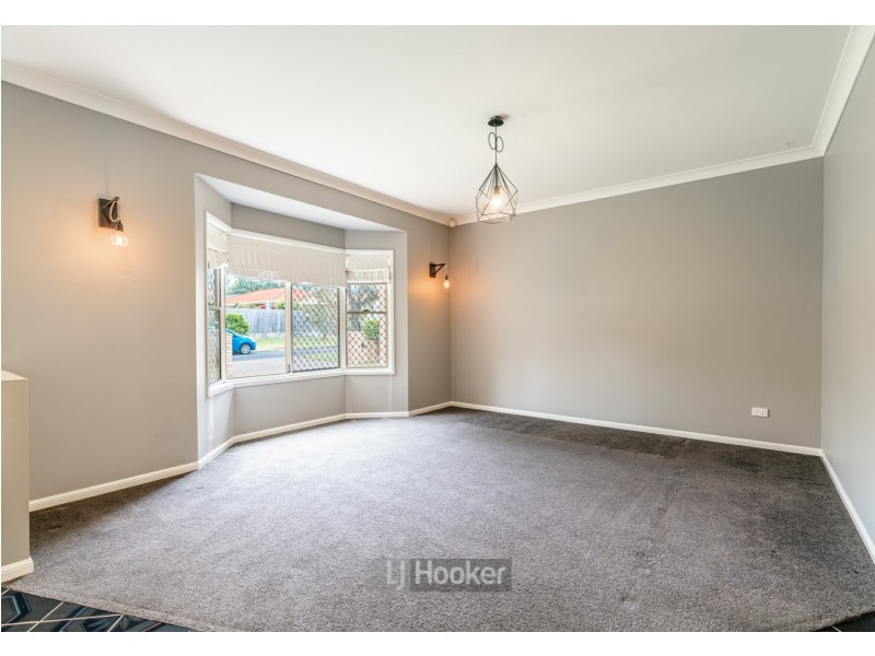 19 Teasel Crescent, Forest Lake QLD 4078