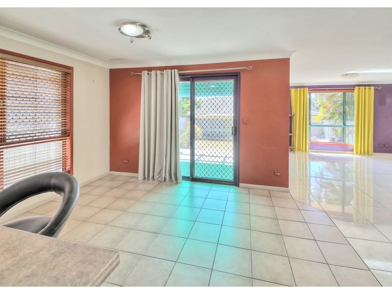 10 Sugarloaf Street, Forest Lake QLD 4078