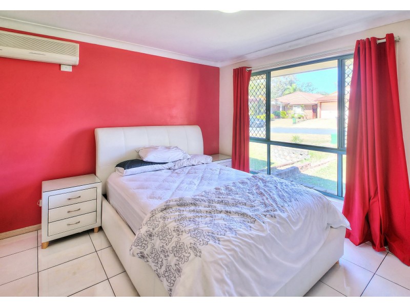 10 Sugarloaf Street, Forest Lake QLD 4078