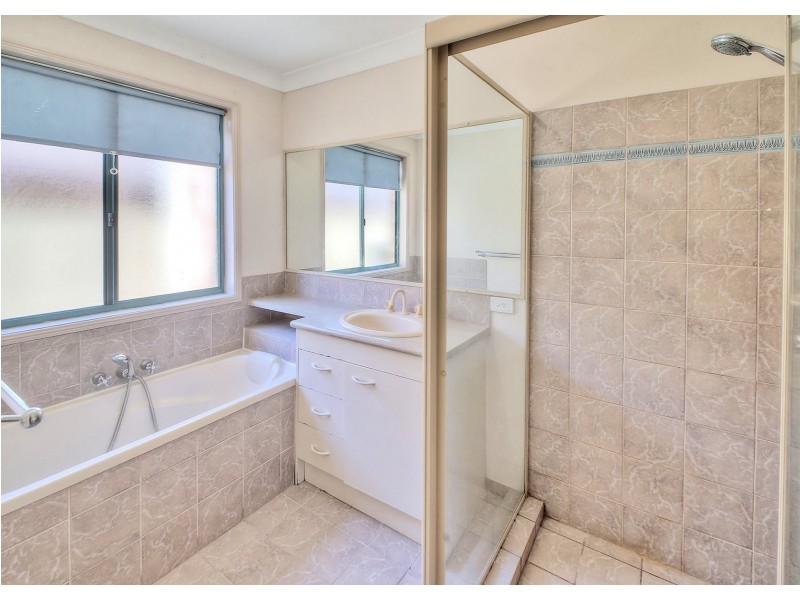 10 Sugarloaf Street, Forest Lake QLD 4078